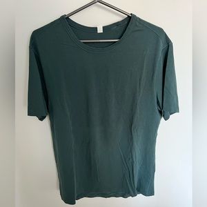 Lululemon T shirt. Size large.